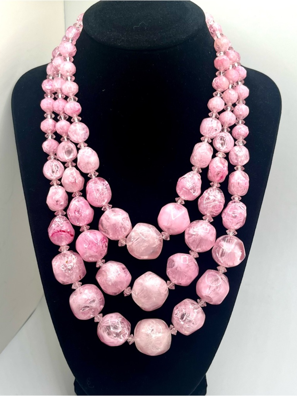 Vintage Carnegie Pink Glass Bead Necklace 3 Strand Chunky Signed Statement - Picture 6 of 8